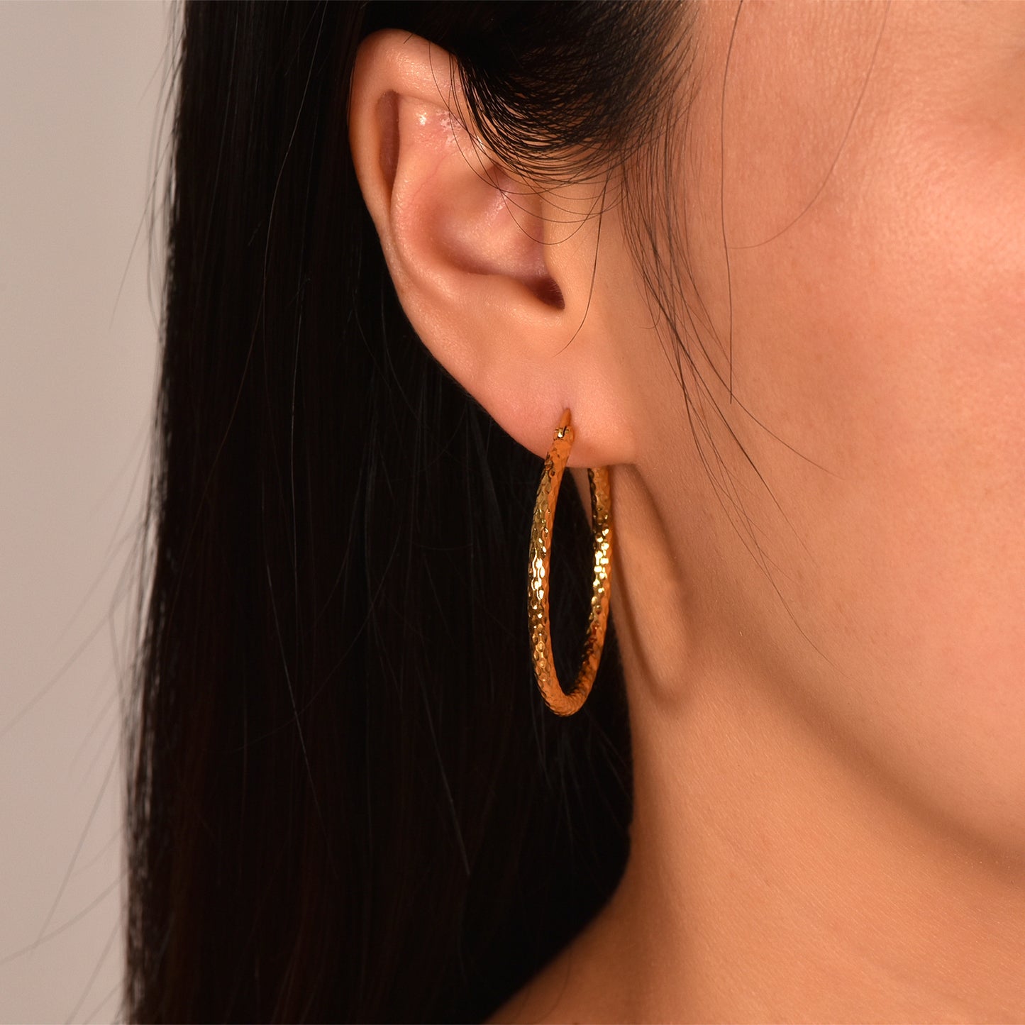 Simple Mid Circle Hoop Earrings