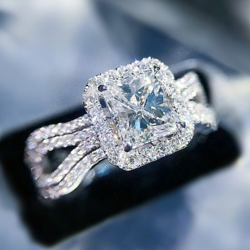 Exquisite Full Diamond Zircon Engagement Ring