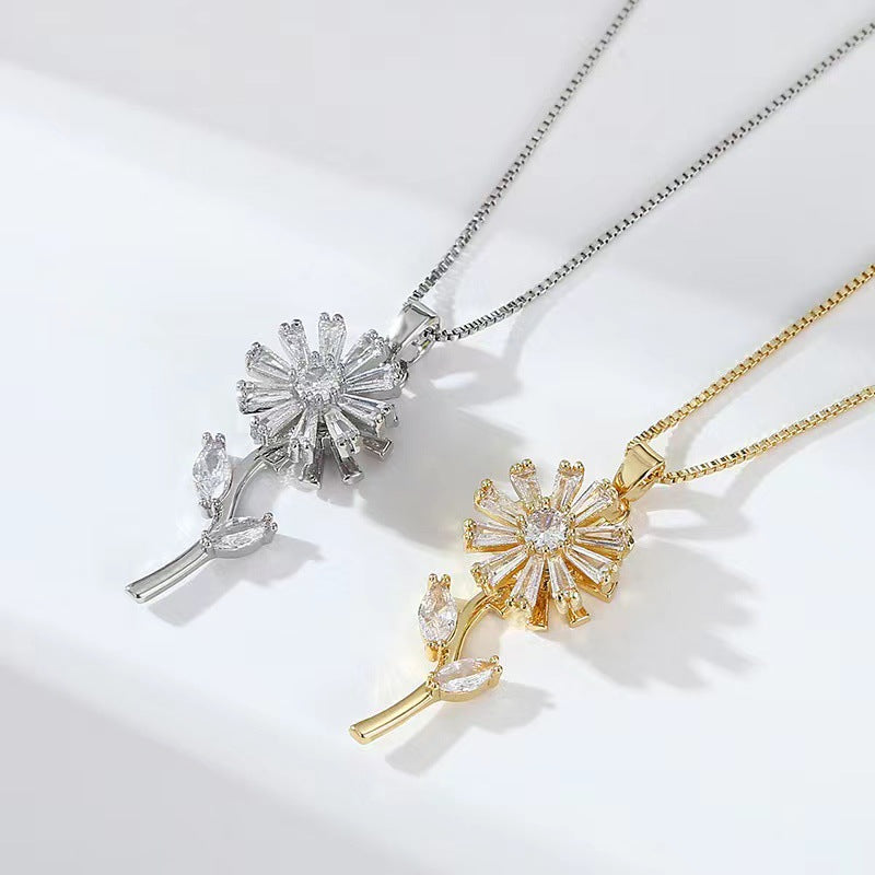 Rotating Daisies Floral Necklace