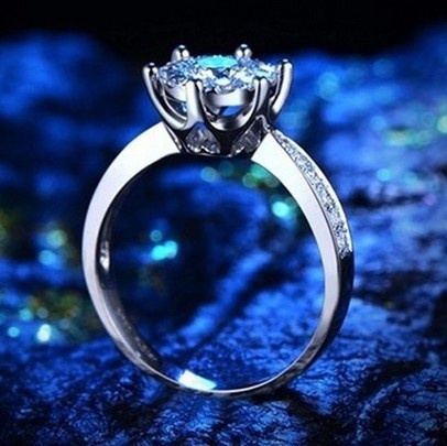 Exquisite Eight Arrow Zircon Ring