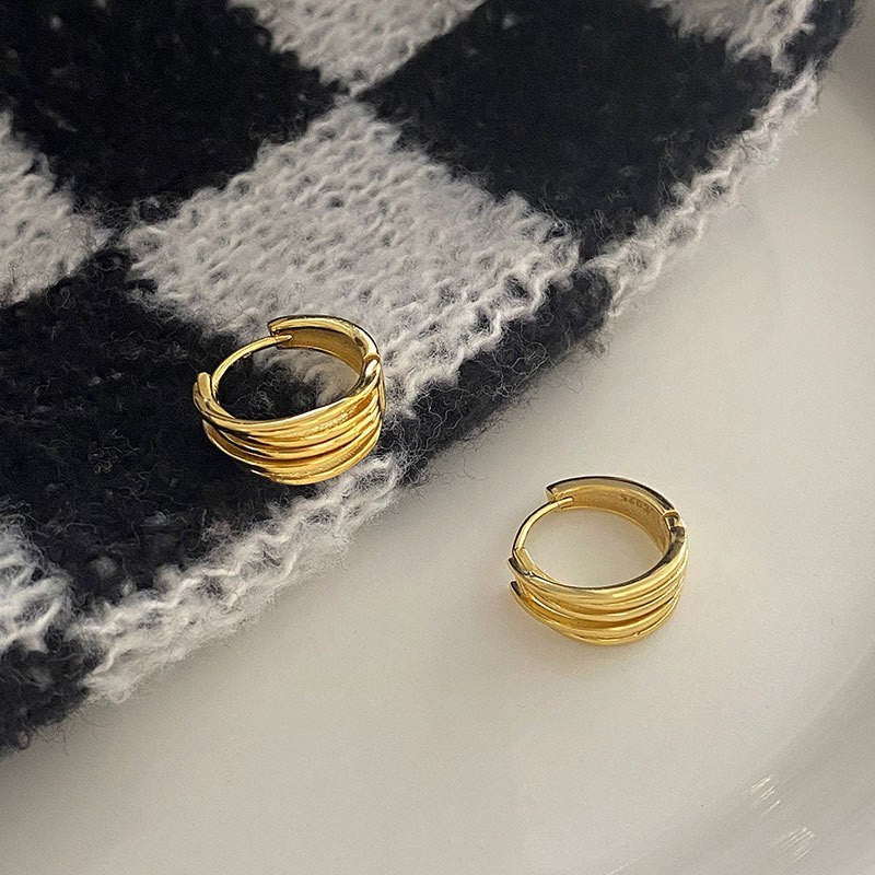 Product information: Treatment Process: Electroplating Color: multi-layer ear clip-Silver, multi-layer ear clip-Yellow Gold Material: Silver Purity: 925 silver Size: ear clip width 0.7cm, outer diameter 1.5cm, inner diameter 1.2cm Packing list: Earrings *