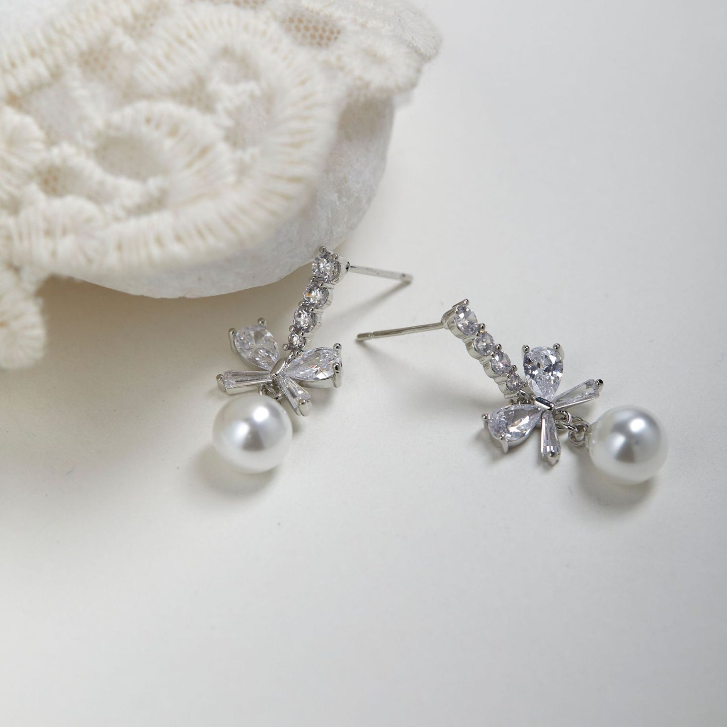 Sweet Bow Pearl Simplicity Stud Earrings