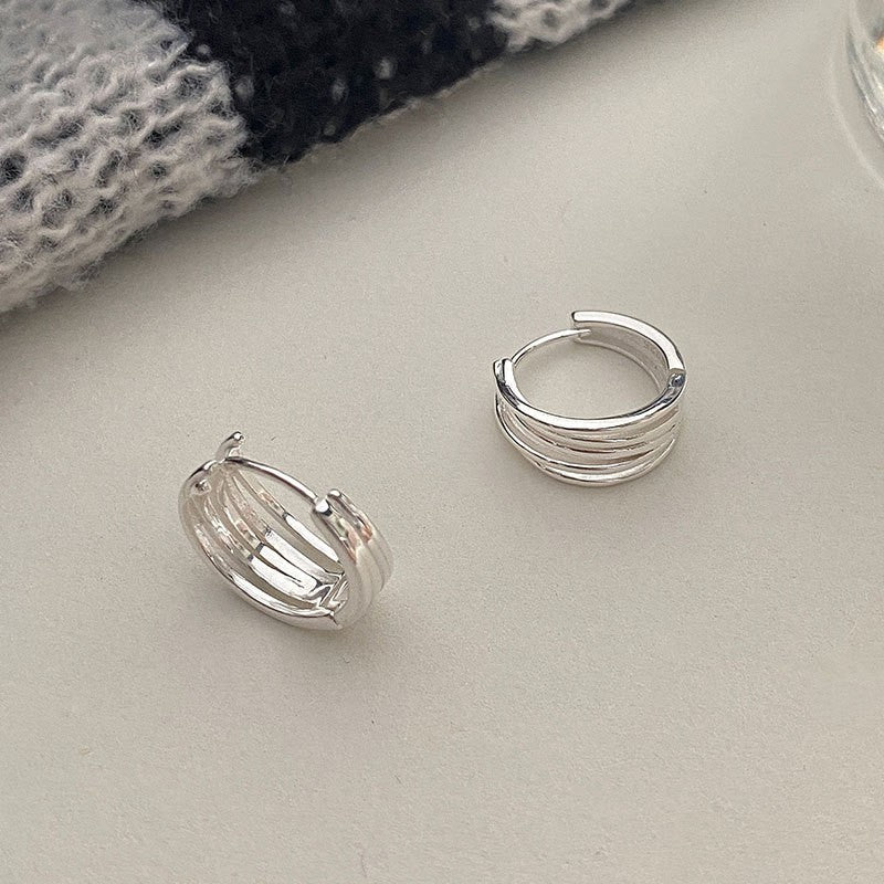 Product information: Treatment Process: Electroplating Color: multi-layer ear clip-Silver, multi-layer ear clip-Yellow Gold Material: Silver Purity: 925 silver Size: ear clip width 0.7cm, outer diameter 1.5cm, inner diameter 1.2cm Packing list: Earrings *